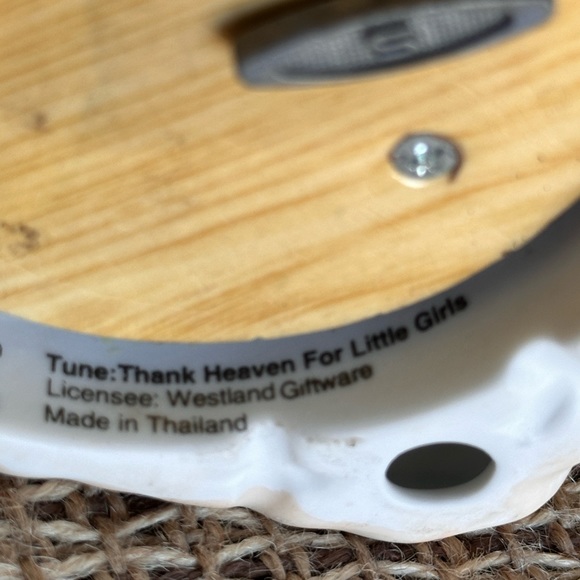 Bessie Pease Guttman Music Box - Picture 2 of 5